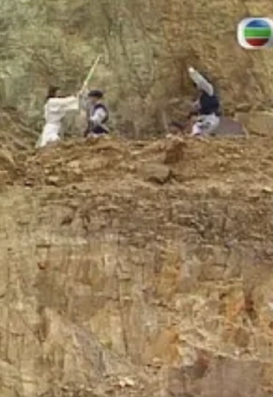 名称：杀戮江湖 (1990) 1080P 粤语描述：风妻卓大娘(李丽丽)重酬请得丁鹏(李成昌)助她救夫,拦途对付天鹰等人